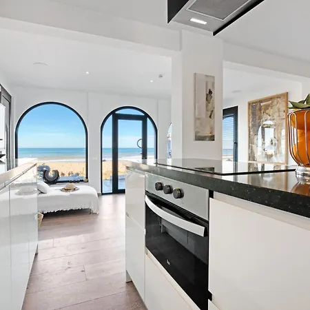 Denia Beach Lodge Дом отдыха *