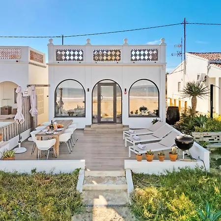 Дом отдыха Denia Beach Lodge *