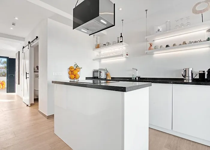 Denia Beach Lodge 펜션 *