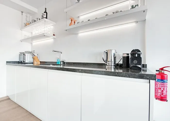 펜션 Denia Beach Lodge 데니아