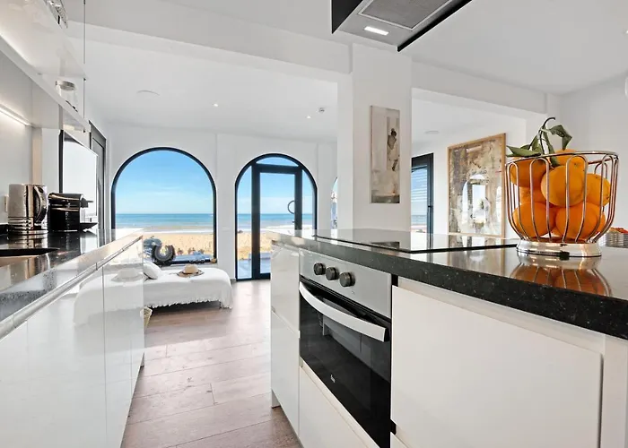 펜션 Denia Beach Lodge